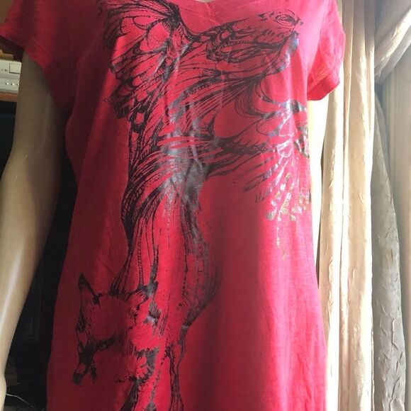 A.N.A. Red v-neck tee shirt, falcon into wolf, L - Picture 1 of 4